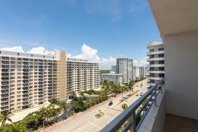 Building Photo - 5555 Collins Ave