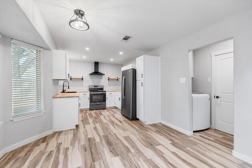 Building Photo - 7509 Jean Ann Dr