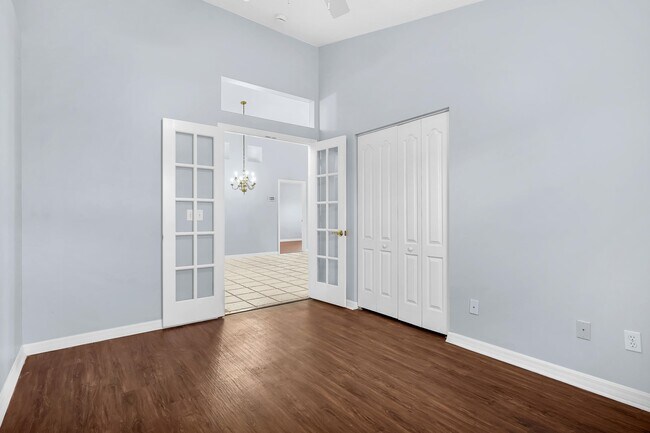 Building Photo - 2340 Commodores Club Blvd