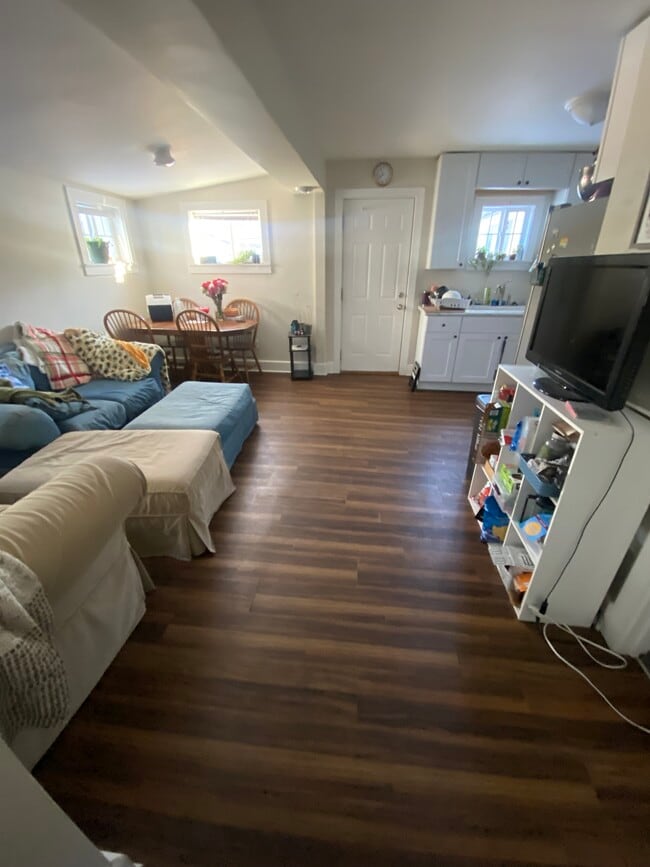 Building Photo - 1334 W Taylor Ave