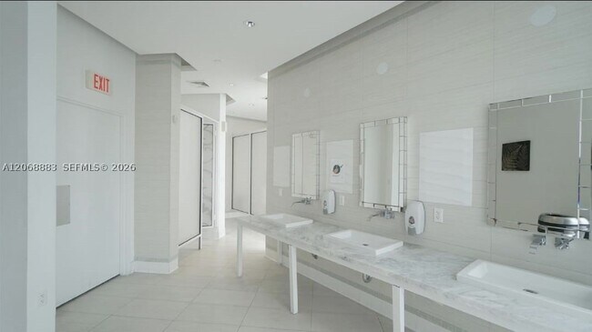 Building Photo - 350 S Miami Ave