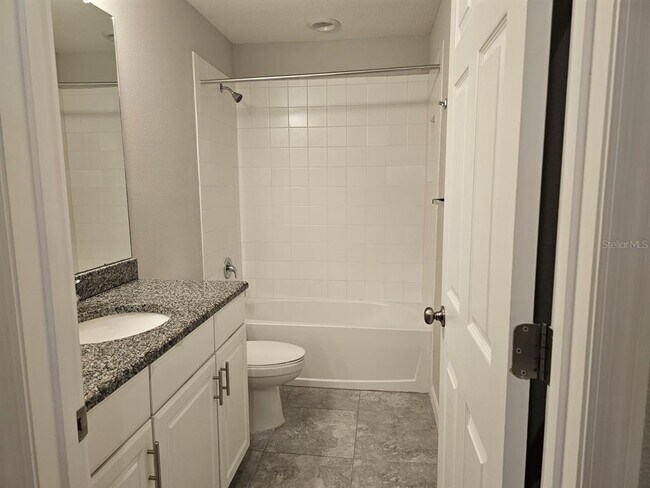 Building Photo - 7113 Grand Elm Dr