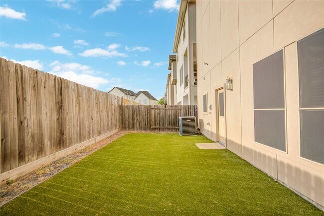 Building Photo - 9624 Cambridge Manor Ln