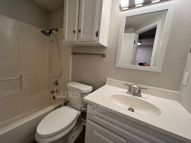 Building Photo - 2137 Goodrich Dr