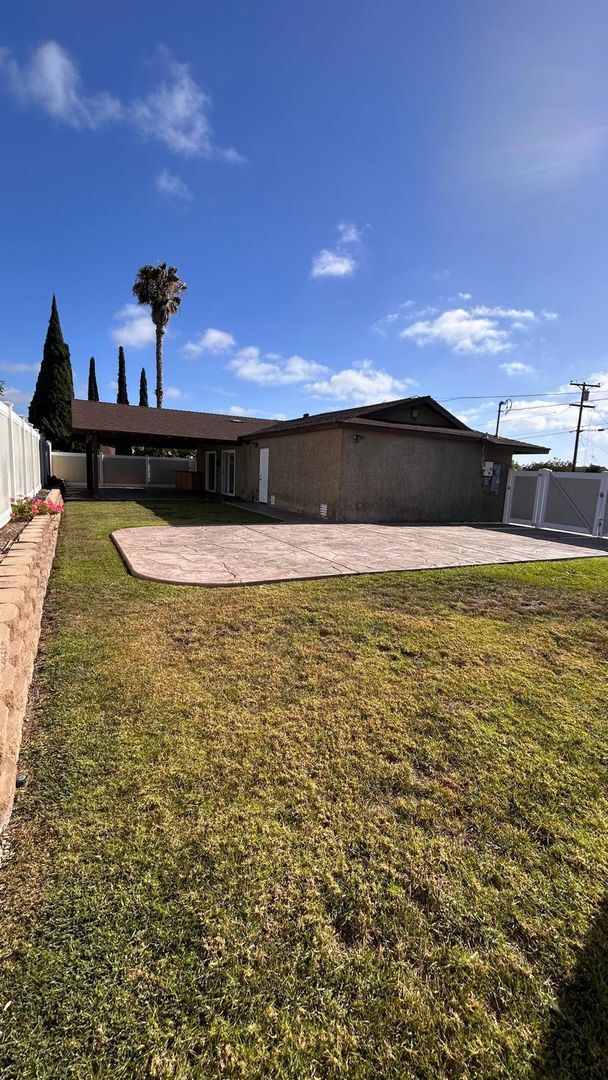 Building Photo - Beautiful and Spacious 3 Bedroom, 2 Bath Home! $3,800 Move In Ready!