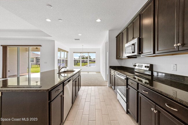 Building Photo - 285 Loymer Cir