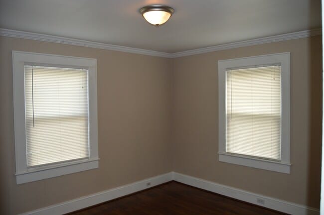 Building Photo - 313 W Bingham St
