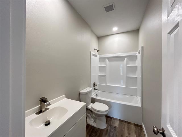 Building Photo - 921 Putman St