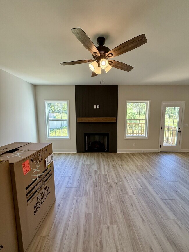 Building Photo - 174 Dewberry Rd