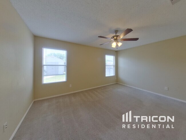 Building Photo - 537 Linacre Dr