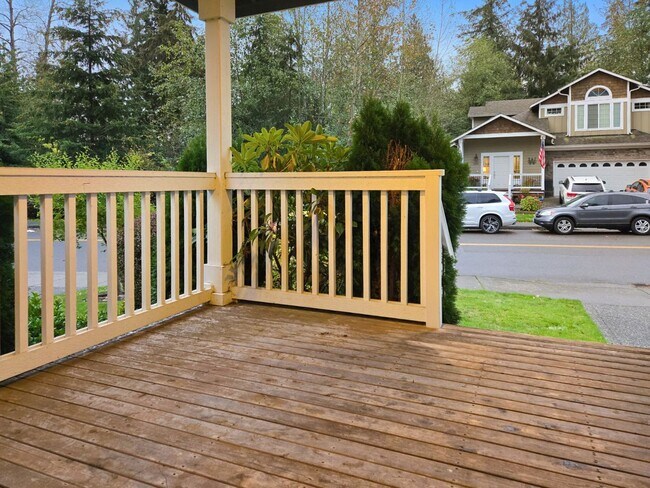 Building Photo - Spacious 4-Bedroom Home with Modern Updates & Expansive Yard