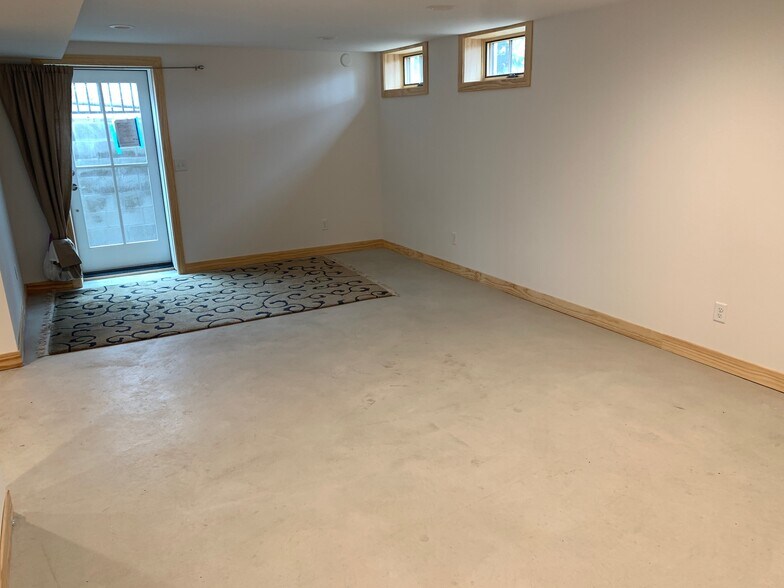 Family Area View #2 - 4334 Drew Ave S