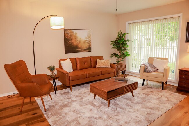 Building Photo - 1714 Carolyn Dr