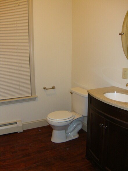 Building Photo - 20 Church St