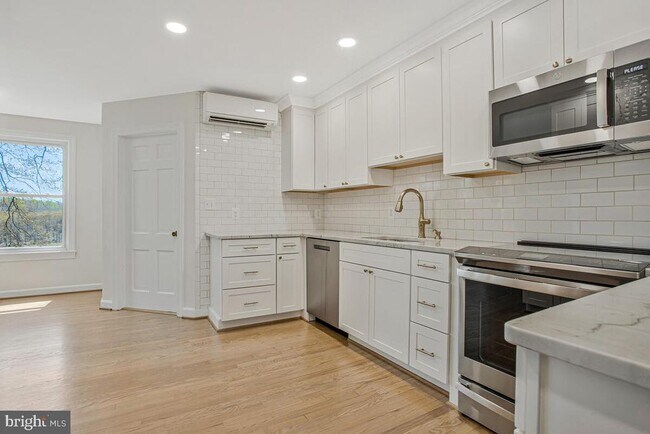 Building Photo - 9685 Howes Rd