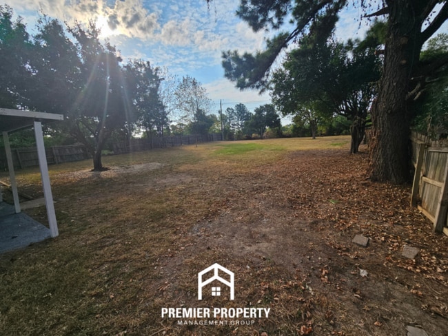 Building Photo - 6617 Rocky Park Dr