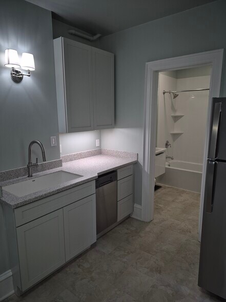 Kitchen - 1047 E Gorham St