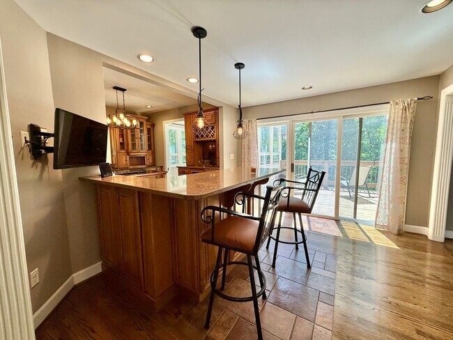 Building Photo - 309 Bullrun Valley Dr
