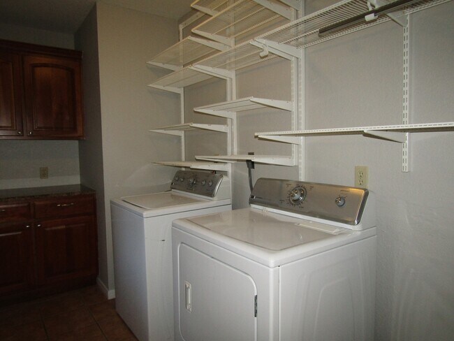 Building Photo - 10602 Cranford Ct