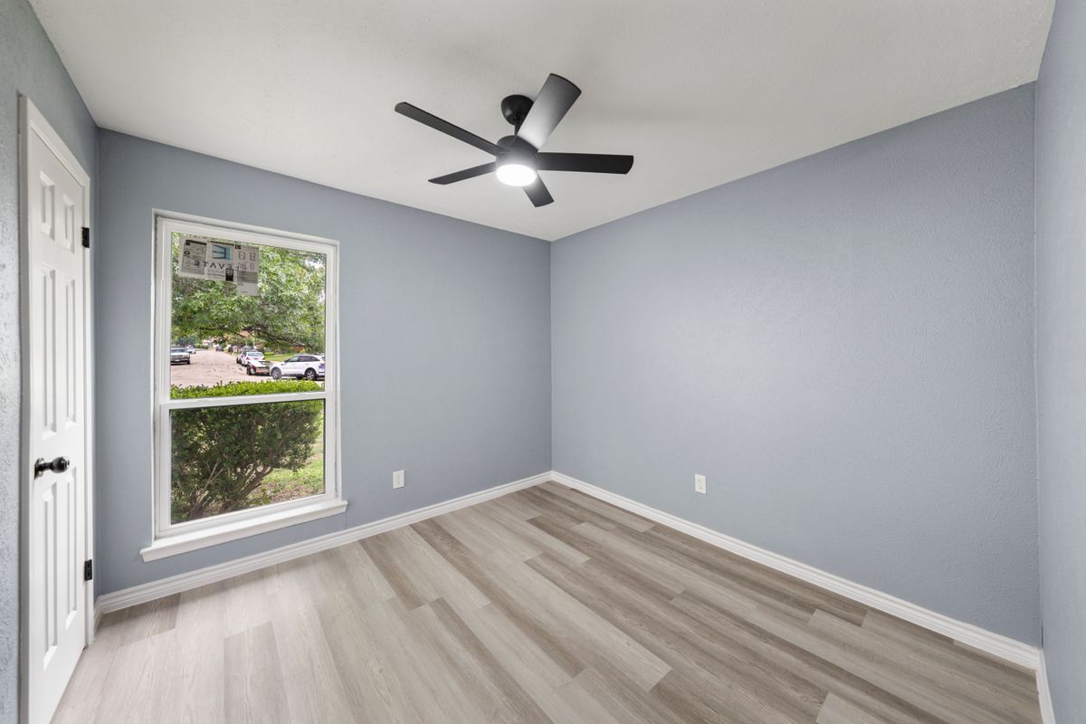 Building Photo - 2517 Clearwood Dr