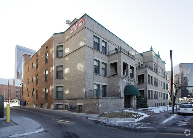 Sam Central Denver Apartments - Cross Apartments