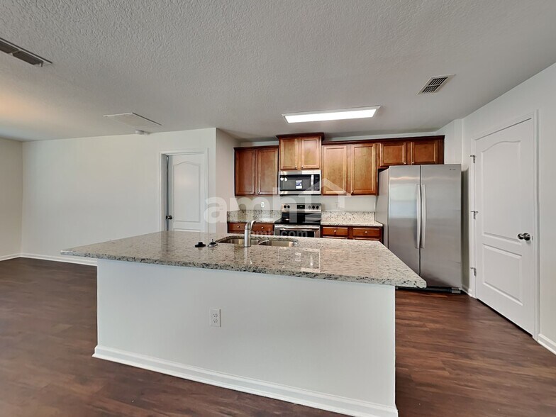 Building Photo - 2066 Tyson Lake Dr