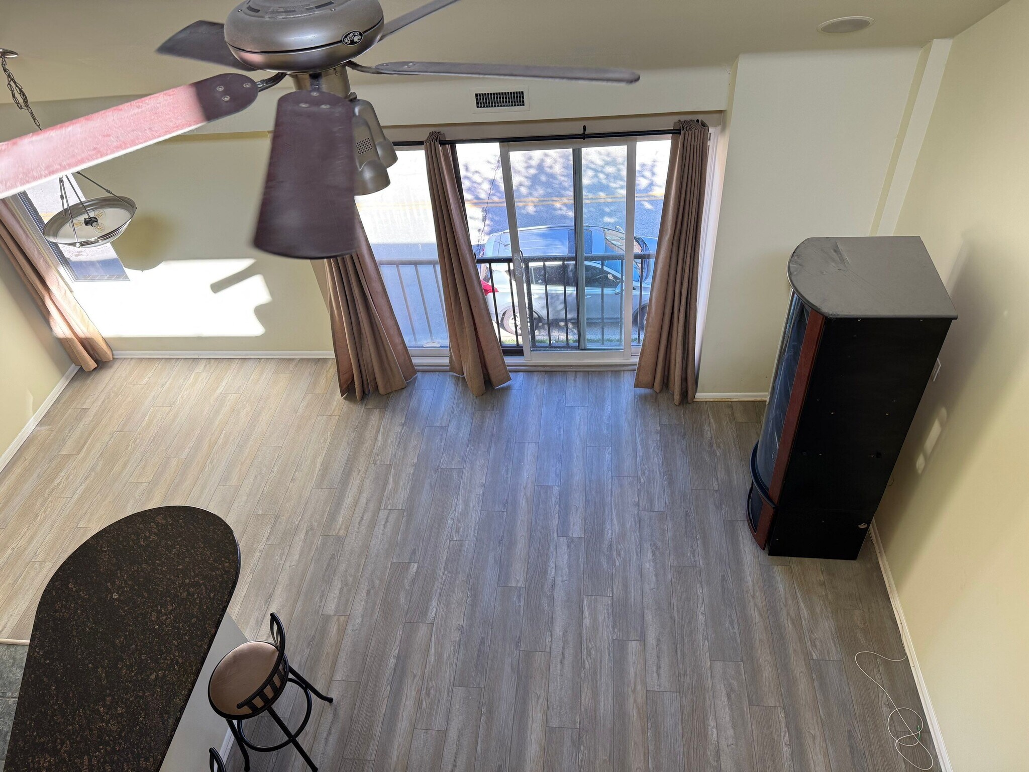 Living Rm. - 9541 James St