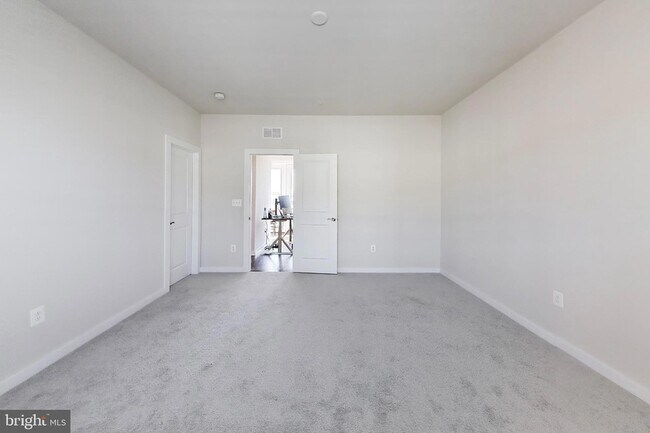 Building Photo - 16212 Bushwick Pl
