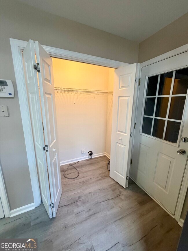 Building Photo - 110 Alice Dr