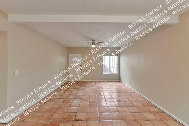 Building Photo - 277 E Root Way