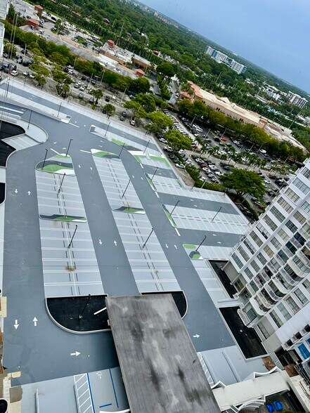 Building Photo - 18041 Biscayne Blvd