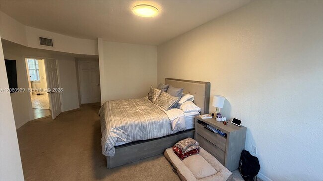 Building Photo - 735 SW 148th Ave