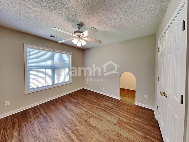 Building Photo - 3830 Rivendell Ln