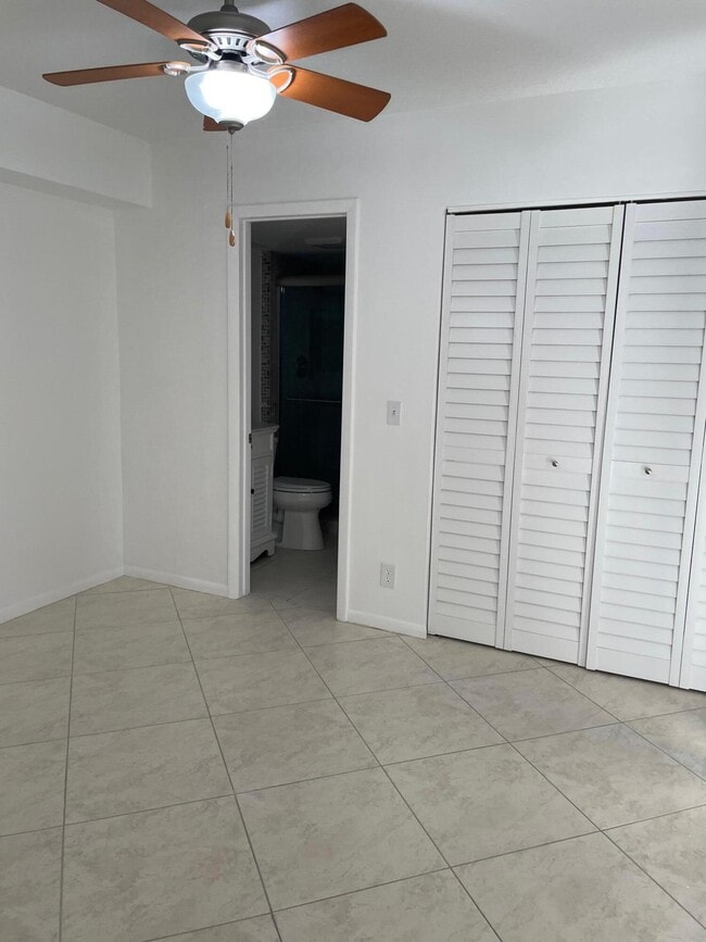 Building Photo - 3666 Victoria Dr