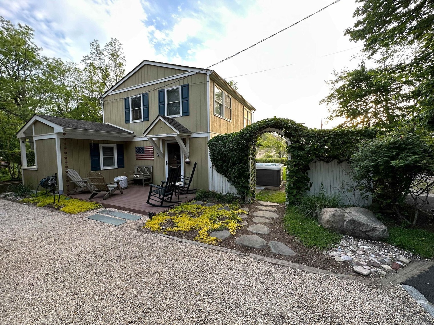 Building Photo - 2 Clifton Ave