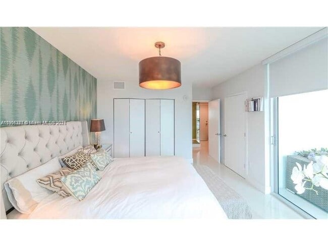 Building Photo - 6700 Indian Creek Dr