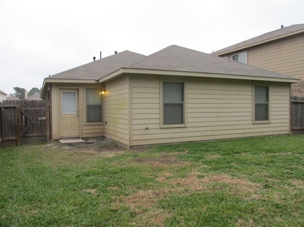 Building Photo - 12215 Turchin Dr