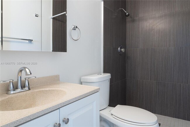 Building Photo - 1290 NE 119th St