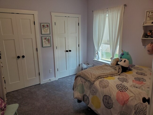 Building Photo - Beautiful 4-bedroom, 2.5- bath home with b...