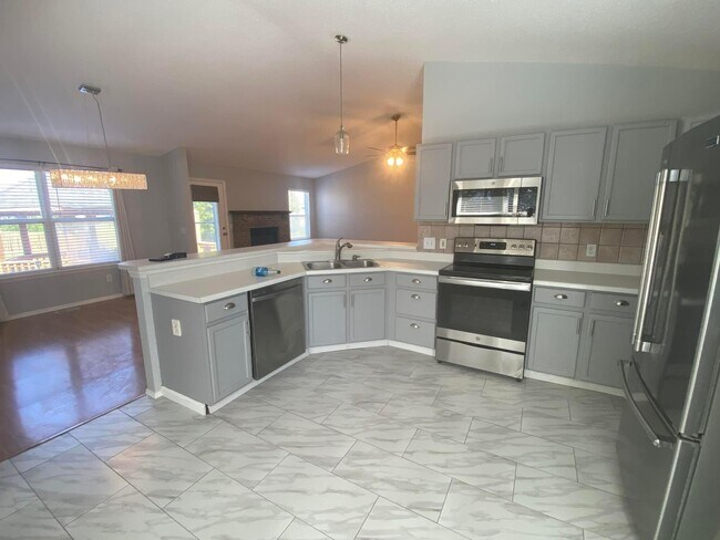 Building Photo - 3 Colonist Retreat Ct