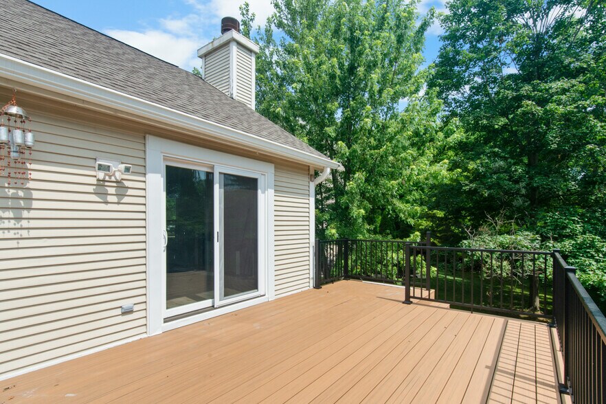 Building Photo - 1511 Fall Creek Ln