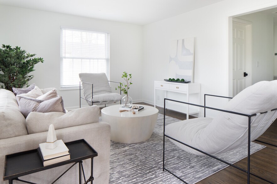 Building Photo - 203 Leake Ave