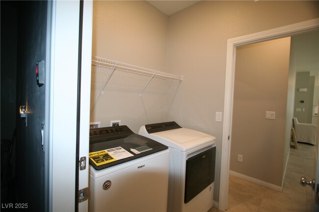Building Photo - 4275 Tarim St