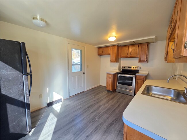 Building Photo - 236 A Allen St