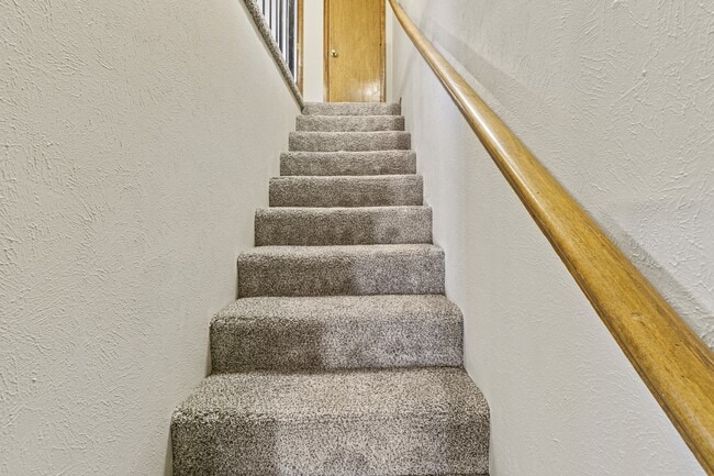 Building Photo - 214 Metz Dr