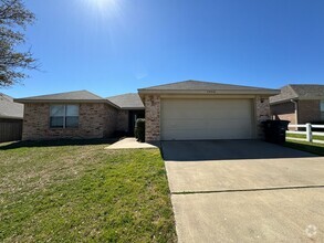 Building Photo - 360 Virtual Tour Available