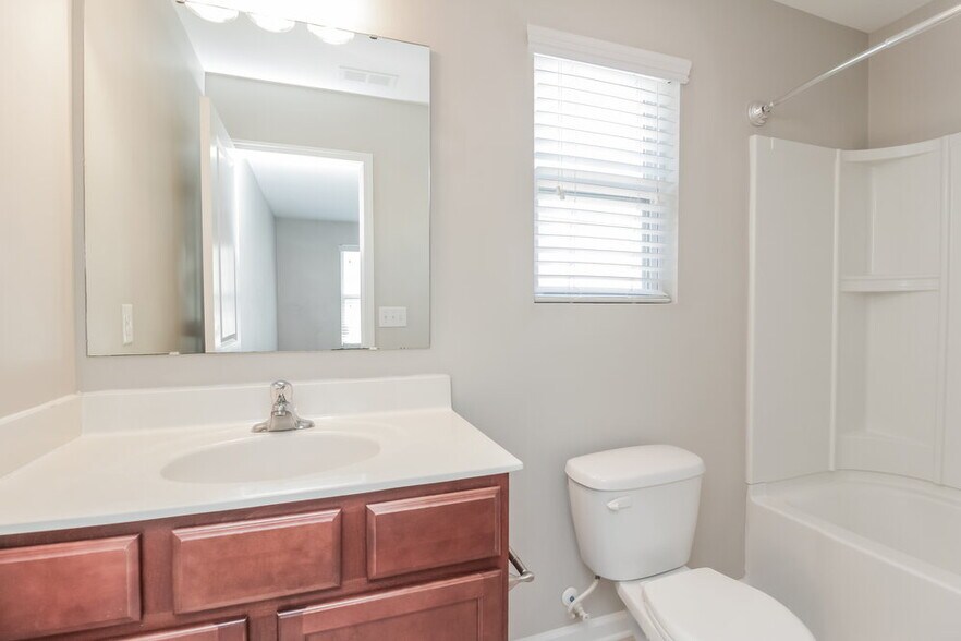 Building Photo - 330 Cornielle Ln