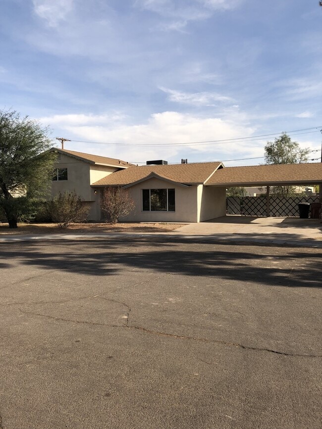 Building Photo - Great Location close to Old Town Scottsdale!