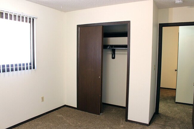 Building Photo - 2612 Davidson Dr