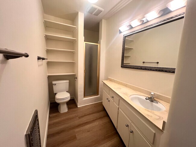 Building Photo - 1815 Camden Ave